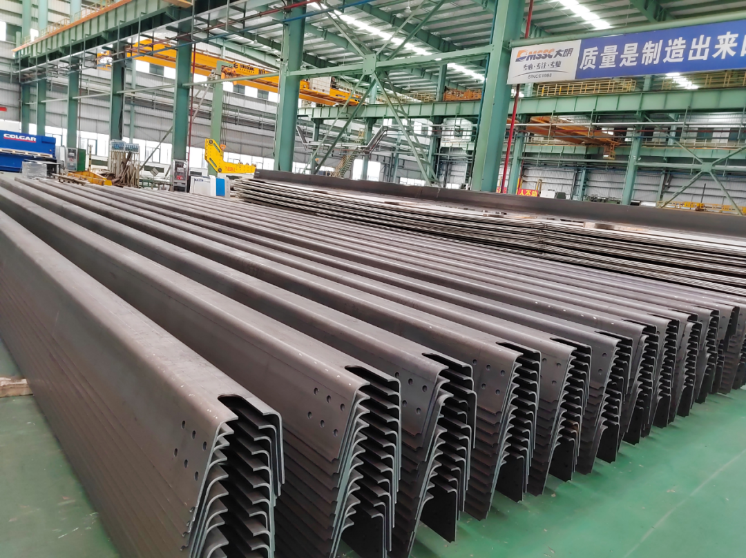 定孔位、破翻边，湖北大明以精工重塑U肋加工极限